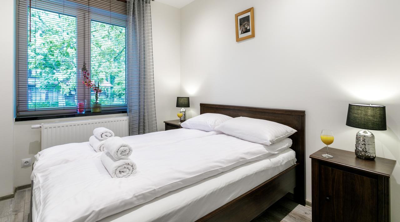 Rent Like - Zamoyskiego Apartment